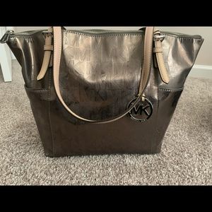 Michael Kors purse and matching wallet